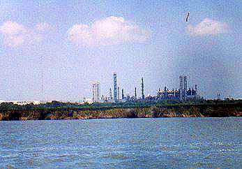 refinery.jpg (16133 bytes)